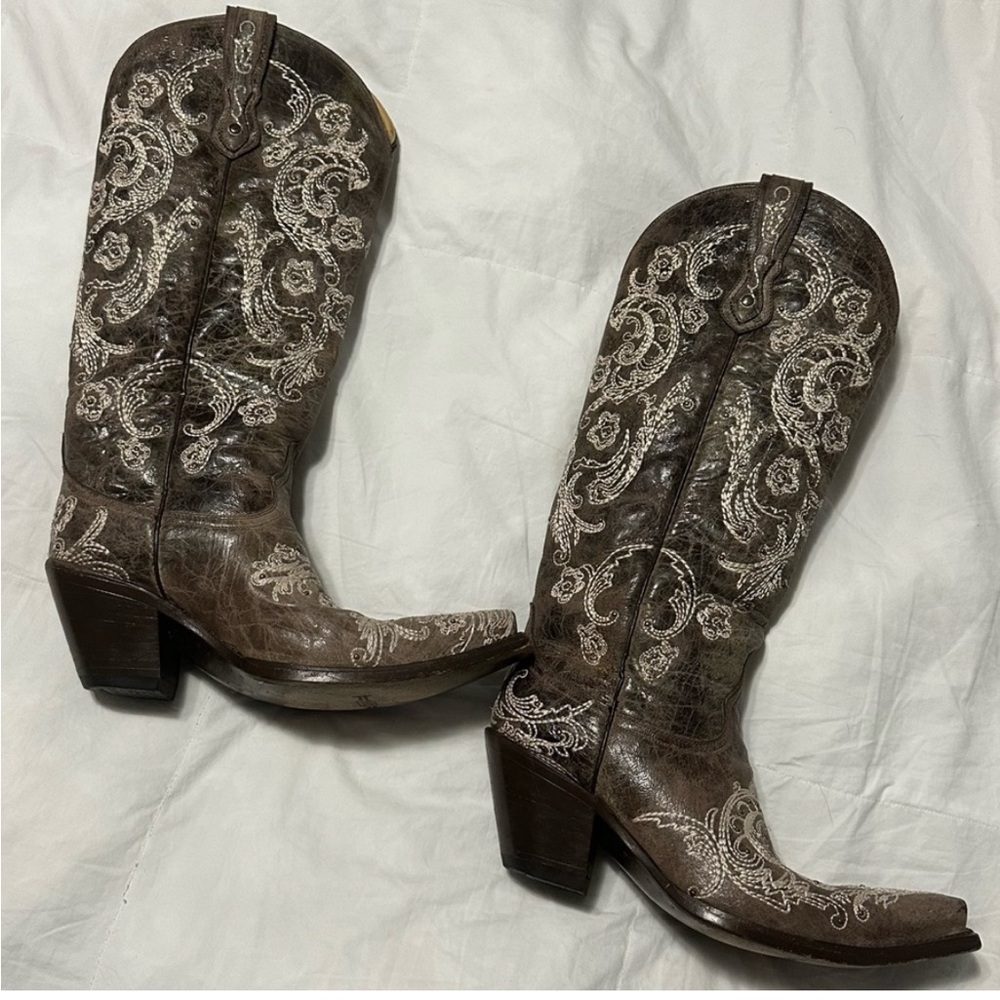 Embroidered Brown Western Boots